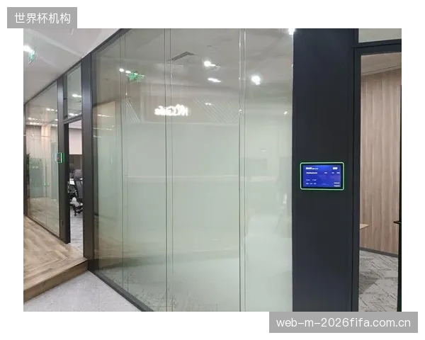 行业内存在为通过竣工数字化验收，采用临时手段优化地板物理参数的短视行为，牺牲了场地的长期使用寿命